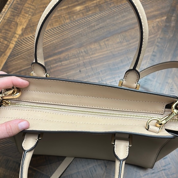 Michael Kors Tan Satchel Elegant Leather Design - Picture 2 of 7